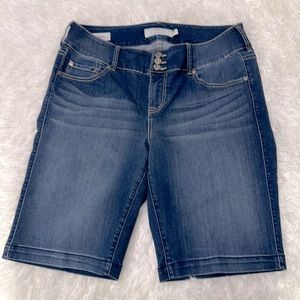Torrid Jegging High Rise Shorts size 16